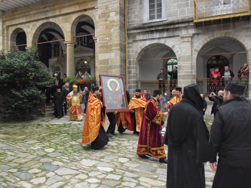 4726 - Η Λιτάνευση της Εικόνας του Αγίου Γεωργίου στην Ιερά Μονή Ζωγράφου (φωτογραφίες) - Φωτογραφία 3