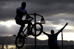 Νεαρά παιδιά βγάζουν φτερά στην παραλιακή του Ηρακλείου [Photos]