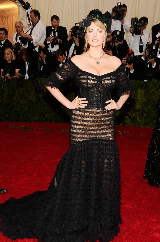 Η Kate Upton είναι sexy στο Met Gala 2014 της Νέας Υόρκης - Φωτογραφία 4