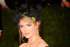 Η Kate Upton είναι sexy στο Met Gala 2014 της Νέας Υόρκης