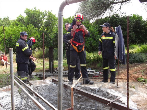 Συνεχίζεται η εκσκαφή του πηγαδιού για να βρεθεί ο άτυχος άντρας - Όλο το χρονικό - Φωτογραφία 2