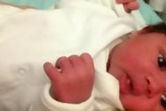 Πατέρας έσωσε τη ζωή της νεογέννητης κόρης του, όταν θυμήθηκε… επεισόδιο από τηλεοπτική σειρά [photos]