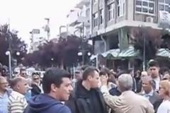 Άναψαν τα αίματα στη Ξάνθη όταν συνελήφθη πλανόδια Κινέζα - Λίγο έλειψε ο κόσμος να παίξει ξύλο με τους αστυνομικούς [photos - video]
