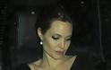 Δείτε τον Brad Pitt να «χουφτώνει» την Angelina Jolie - Φωτογραφία 3