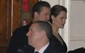 Δείτε τον Brad Pitt να «χουφτώνει» την Angelina Jolie - Φωτογραφία 4