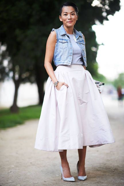 Midi Skirt: 10 τρόποι να φορέσεις τη μίντι φούστα σου, αυτή τη σεζόν! - Φωτογραφία 11