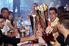 ΤΑ... «ΕΣΠΑΣΑΝ» ΟΙ ΝΤΑΜΠΛΟΥΧΟΙ! (PHOTOS)