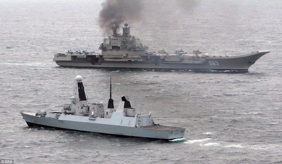 The bear in our backyard: Return of the Cold War as Royal Navy confronts Russian aircraft carrier group in the English Channel for the first time in years - Φωτογραφία 8