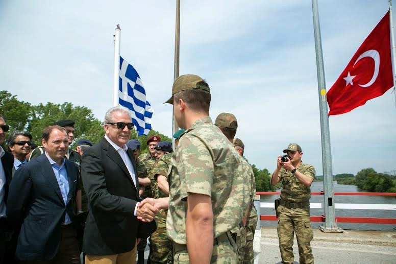 Φωτό από την επίσκεψη του ΥΕΘΑ Δημ. Αβραμόπουλου στον Έβρο - Φωτογραφία 27