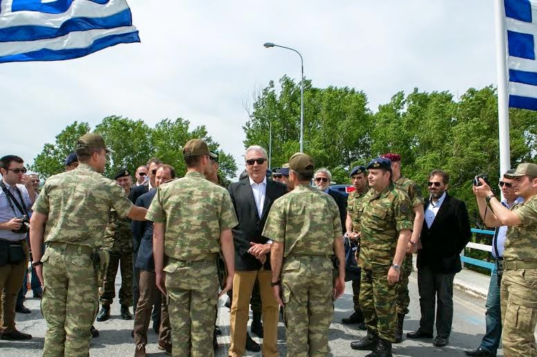 Φωτό από την επίσκεψη του ΥΕΘΑ Δημ. Αβραμόπουλου στον Έβρο - Φωτογραφία 28