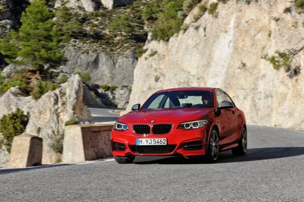 Η BMW υποδέχεται το καλοκαίρι με ανανεωμένη γκάμα μοντέλων - Φωτογραφία 2