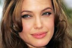 Η Angelina πήγε στην πρεμιέρα του Brad Pitt καλυμμένη με πούδρα! [photos]