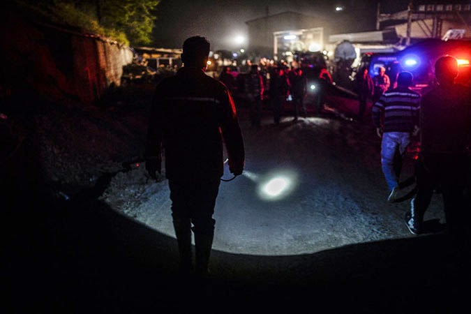 Ανείπωτη τραγωδία στην Τουρκία: Ορυχείο έγινε τάφος για 201 ανθρώπους - Φωτογραφία 9