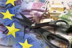Η ΕΛΑΦΡΥΝΣΗ ΤΟΥ ΧΡΕΟΥΣ ΚΑΙ ΤΟ ΠΟΛΙΤΙΚΟ ΚΟΣΤΟΣ
