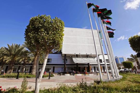 Απίστευτο! Στρατιώτες έχτισαν το γραφείο του πρωθυπουργού στη Λιβύη επειδή είναι απλήρωτοι - Φωτογραφία 1