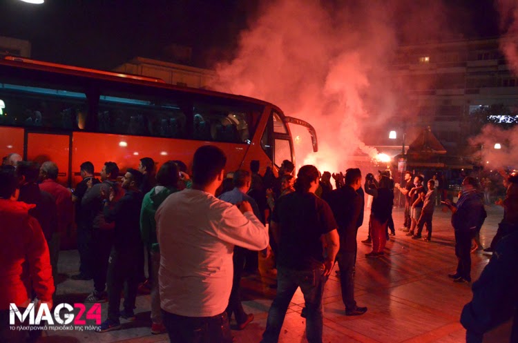 Κάηκε η Λαμία τα ξημερώματα - Υποδοχή ηρώων για τους παίκτες που την ανέβασαν στη Football League [video - photos] - Φωτογραφία 7