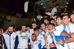 Κάηκε η Λαμία τα ξημερώματα - Υποδοχή ηρώων για τους παίκτες που την ανέβασαν στη Football League [video - photos]