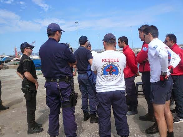 Η Ελληνική Ομάδα Διάσωσης Ηρακλείου σε συνεργασία με το Λιμενικό - Μια εντυπωσιακή άσκηση [photos] - Φωτογραφία 1