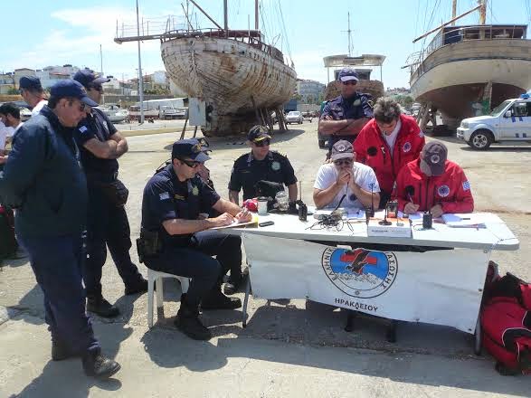 Η Ελληνική Ομάδα Διάσωσης Ηρακλείου σε συνεργασία με το Λιμενικό - Μια εντυπωσιακή άσκηση [photos] - Φωτογραφία 4