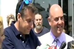 Η Φαίη Σκορδά βγαίνει από το μαιευτήριο με καυτό σορτσάκι!