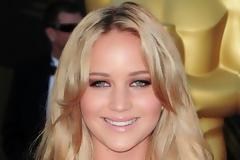 Και η Jennifer Lawrence με μούσι! [photos + video]