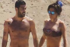 Η Μαριάννα Λάτση με μπικίνι γοητεύει στις παραλίες της Σκιάθου