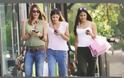 Τζένη Μπαλατσινού: Δείτε φωτογραφίες από την βόλτα της με τις πανέμορφες κόρες της! - Φωτογραφία 2