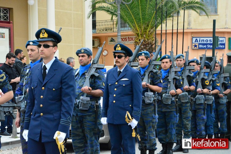 Το τελευταίο αντίο στην Σμηναγό Άννα Πολλάτου - Φωτογραφία 4