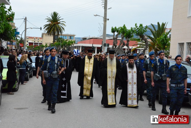 Το τελευταίο αντίο στην Σμηναγό Άννα Πολλάτου - Φωτογραφία 6