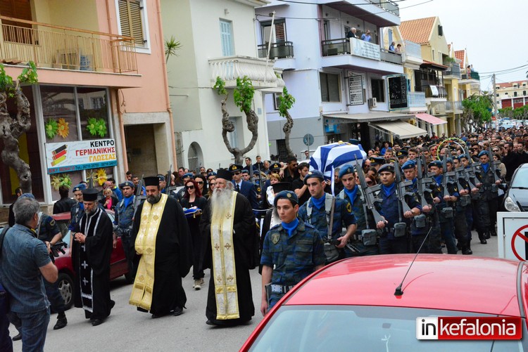 Το τελευταίο αντίο στην Σμηναγό Άννα Πολλάτου - Φωτογραφία 8