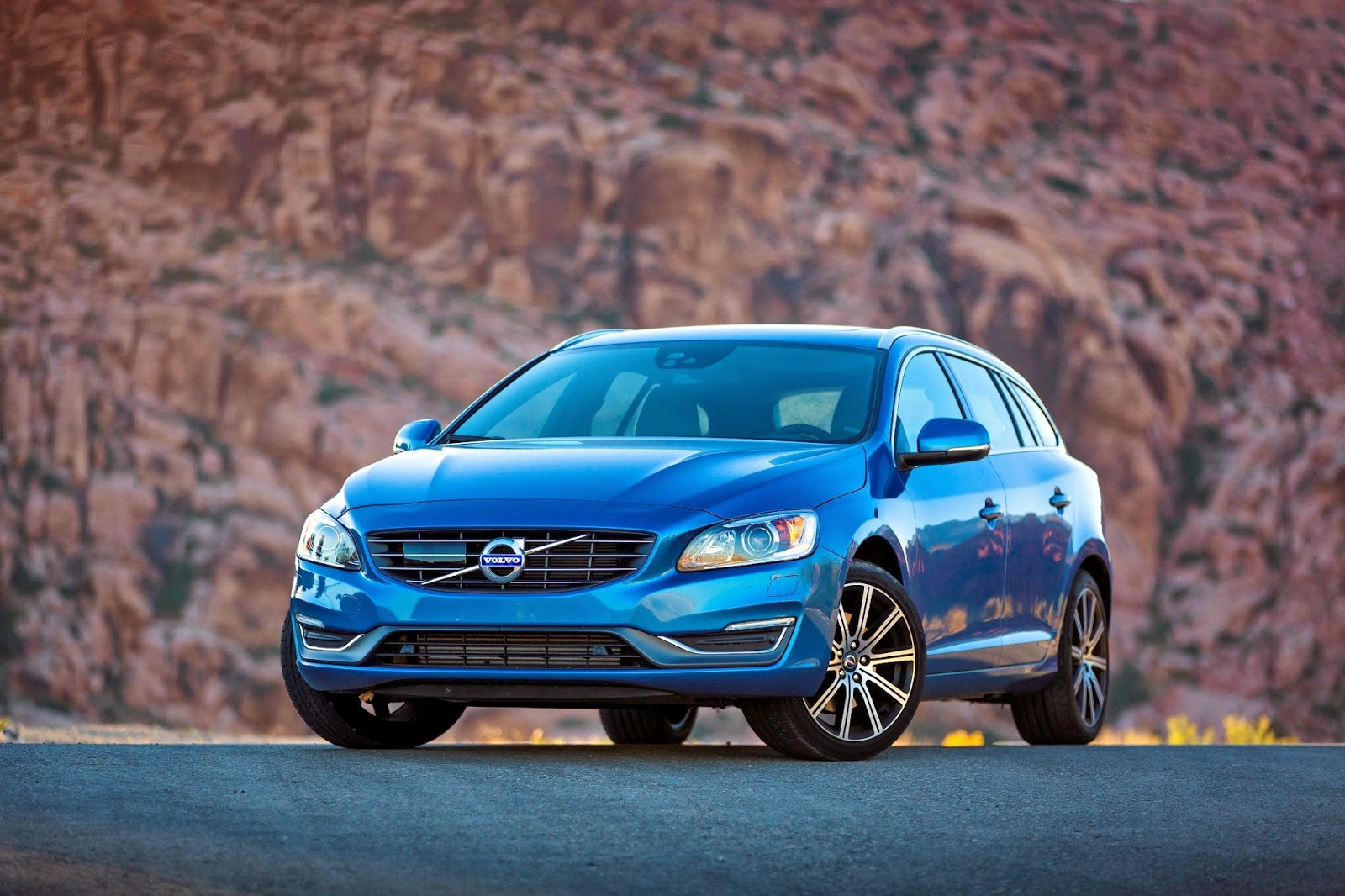 Επιλέγοντας Volvo S60/V60 1.6: το best-seller D2 ή νέο T4 200HP; - Φωτογραφία 5