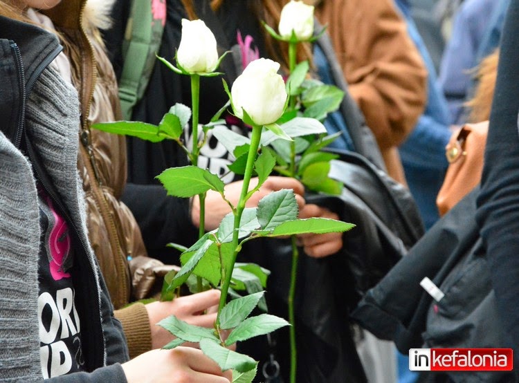 Η Κεφαλονιά αποχαιρέτησε την αρχόντισσά της Αννα Πολλάτου [photos+video] - Φωτογραφία 13