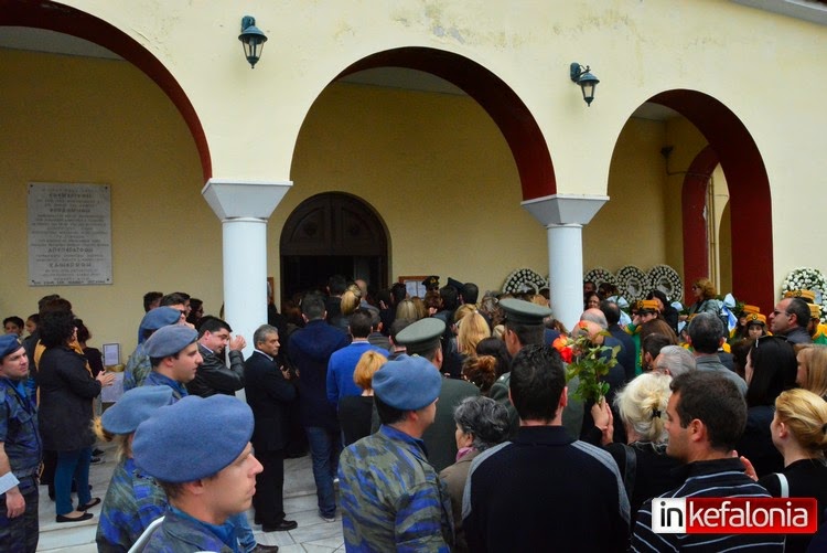 Η Κεφαλονιά αποχαιρέτησε την αρχόντισσά της Αννα Πολλάτου [photos+video] - Φωτογραφία 9