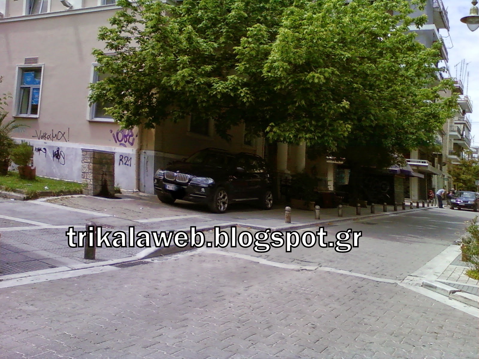 Δείτε που παρκάρουν στα Τρίκαλα τα πανάκριβα αμάξια τους οι πλούσιοι [photos] - Φωτογραφία 3