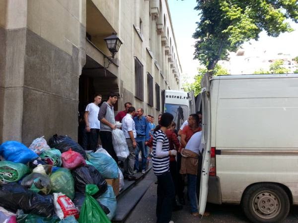 Ανθρωπιστική βοήθεια στη Σερβία από την Ιερά Μονή Χιλανδαρίου Αγίου Όρους [photos] - Φωτογραφία 3