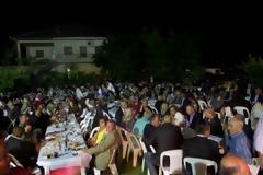 Βγήκε Δήμαρχος και έκανε το τραπέζι σε 1000 άτομα [photos]