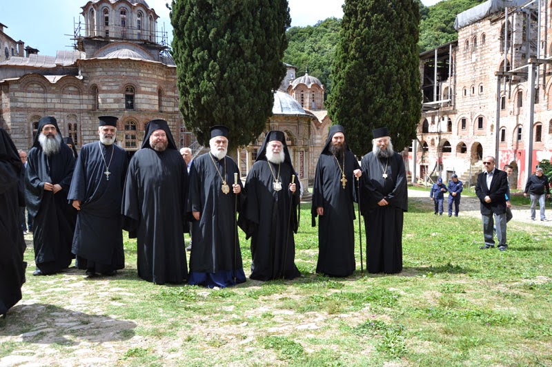 4799 - Με δάκρυα στα μάτια ο Πατριάρχης Αλεξανδρείας προσκύνησε την Τριχερούσα - Φωτογραφία 3