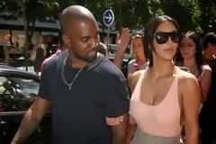 Η Kim Kardashian κυκλοφορεί χωρίς σουτιέν στο Παρίσι και τρελαίνει τους Γάλλους