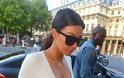 Η Kim Kardashian κυκλοφορεί χωρίς σουτιέν στο Παρίσι και τρελαίνει τους Γάλλους - Φωτογραφία 4