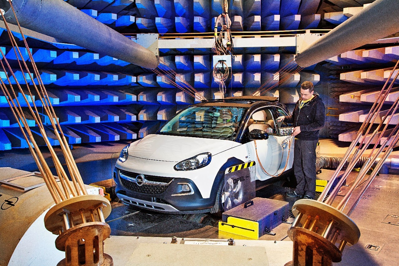 Ζώνη Μηδενικών Παρεμβολών: Το Opel ADAM ROCKS Περνά τις Ηλεκτρομαγνητικές Δοκιμές - Φωτογραφία 1