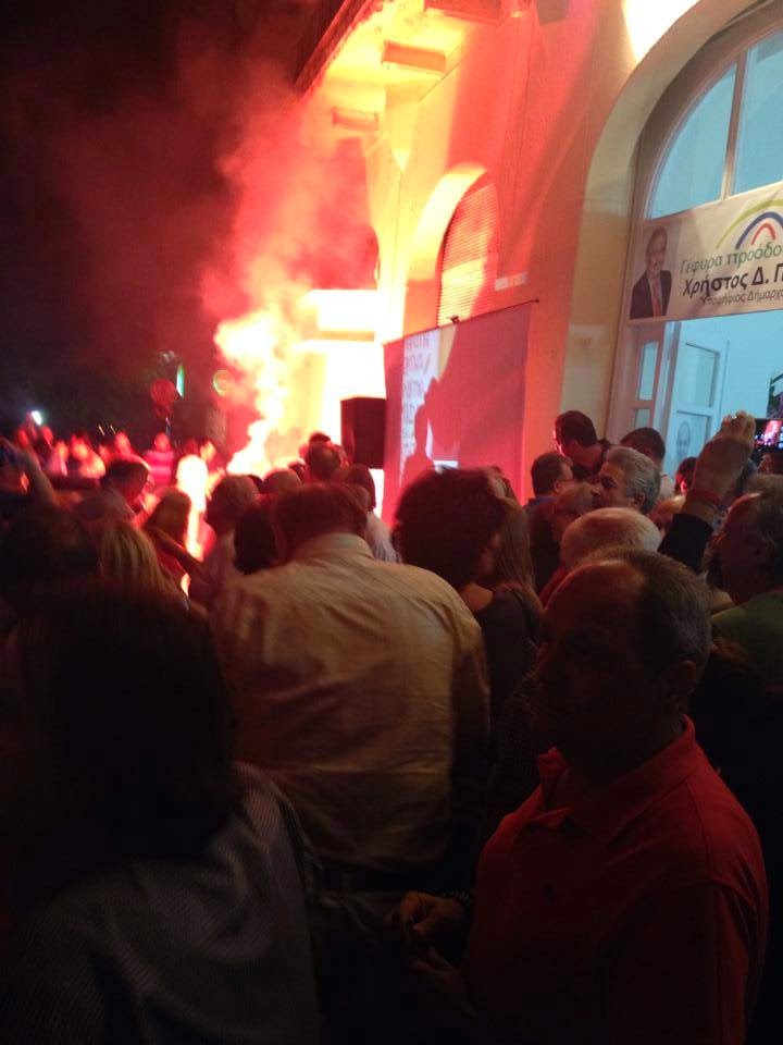 Ξέφρενα γλέντια στη Χαλκίδα για τη μεγάλη νίκη του Χρήστου Παγώνη [photos] - Φωτογραφία 3