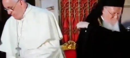 Το χειροφίλημα του Πατριάρχη Βαρθολομαίου από τον Πάπα [video] - Φωτογραφία 1