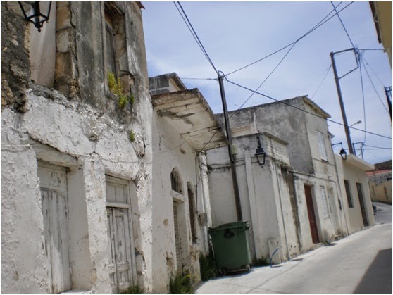 Εδά ούτε σχολειό, ούτε μπακάλικο, ούτε χασάπικο... - Φωτογραφία 2