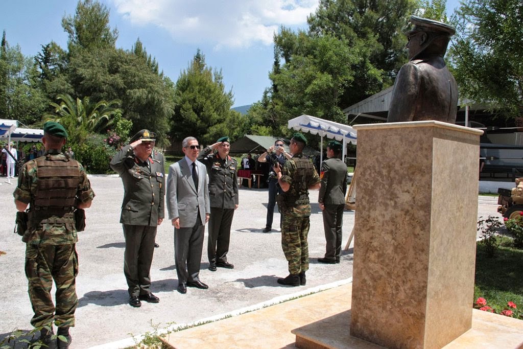 ΠΑΡΟΥΣΙΑ ΑΡΧΗΓΟΥ ΓΕΕΘΑ ΣΤΑ ΑΠΟΚΑΛΥΠΤΗΡΙΑ ΤΗΣ ΠΡΟΤΟΜΗΣ ΤΟΥ ΥΠΟΣΤΡΑΤΗΓΟΥ ΧΡΙΣΤΟΔΟΥΛΟΥ ΤΣΙΓΑΝΤΕ - Φωτογραφία 6