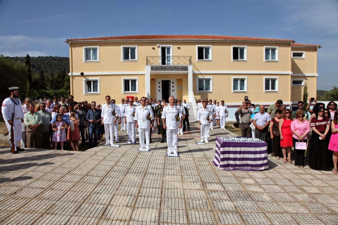 Παρουσία Αρχηγού ΓΕΝ στην Τελετή Απονομής Πτυχίων των Αποφοίτων του 179ου Σχολείου Υποβρύχιων Καταστροφών - Φωτογραφία 2