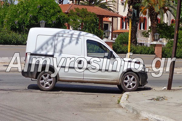 Τροχαίο ατύχημα στον Αλμυρό [photo] - Φωτογραφία 4