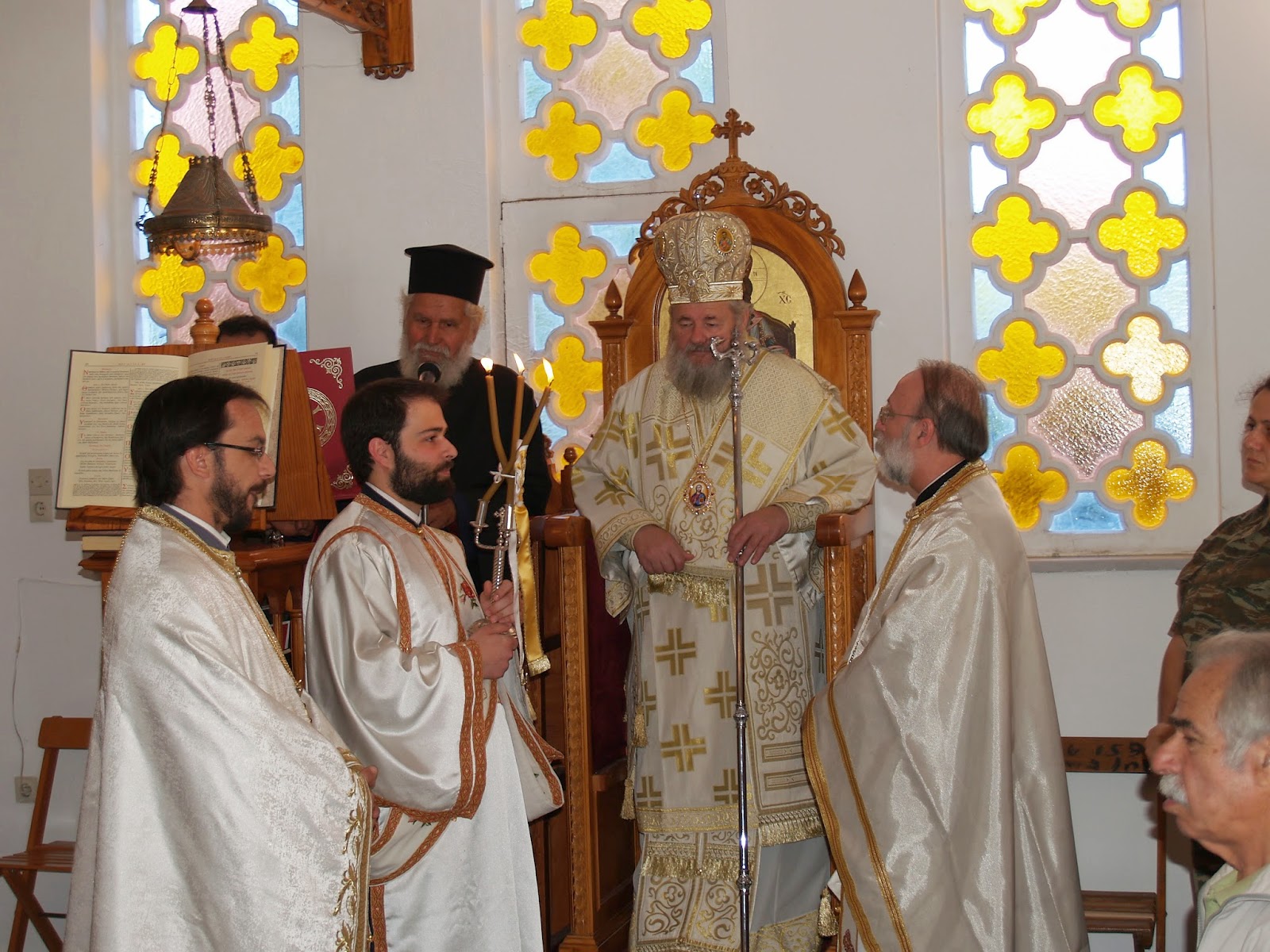 ΘΕΙΑ ΛΕΙΤΟΥΡΓΙΑ ΣΤΗΝ 5η ΤΑΞΠΖ ΓΙΑ ΤΗΝ ΑΠΟΔΟΣΗ ΤΟΥ ΠΑΣΧΑ - Φωτογραφία 3