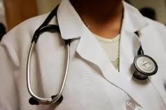 Διάσημος γιατρός και η σύζυγος του βαφτίστηκαν χριστιανοί [photos - videos]