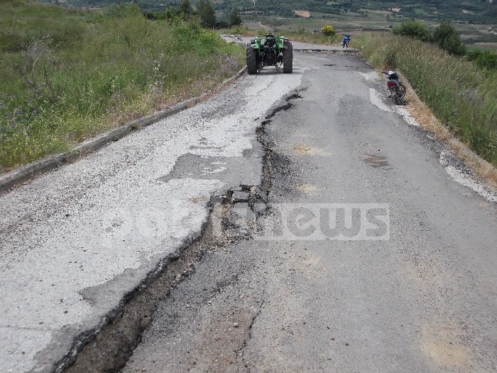 Ηλεία: Αγροτικό έπεσε σε γκρεμό 25 μέτρων - Φωτογραφία 3