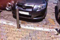 Πέντε λεπτά, δεν ενοχλώ παρά μόνο τους ανάπηρους...